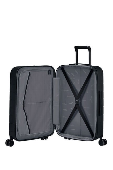 American Tourister Novastream Spinner 67 EXP.