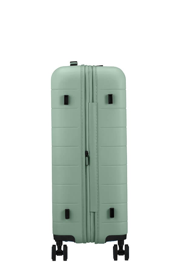 American Tourister Novastream Spinner 67 EXP.