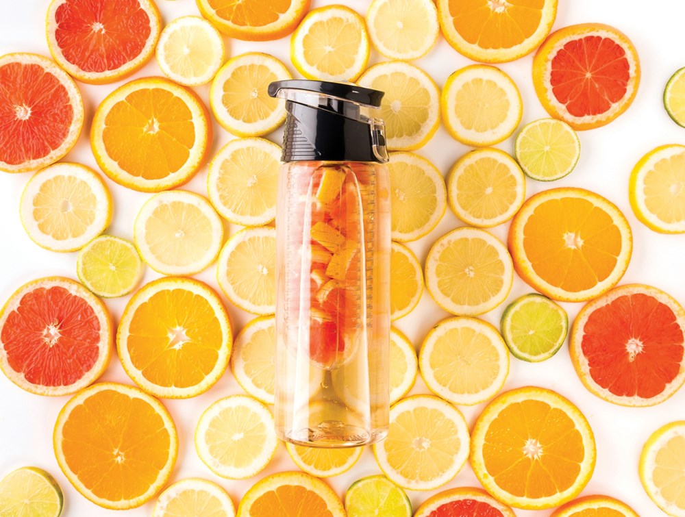 Afsluitbare waterfles met infuser